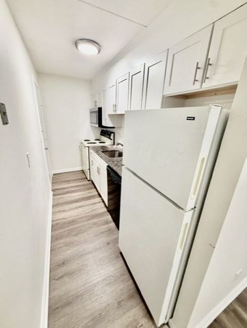 80 Cambridge Road B5, Woburn, MA 01801