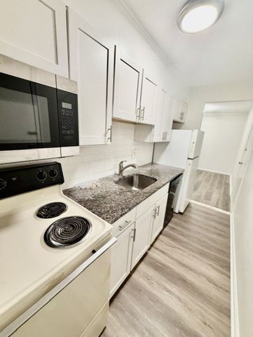 80 Cambridge Road B5, Woburn, MA 01801