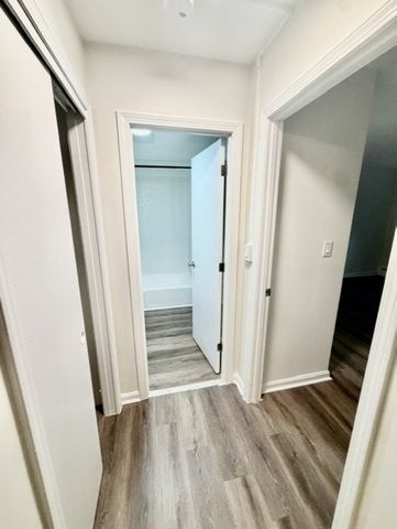80 Cambridge Road B5, Woburn, MA 01801