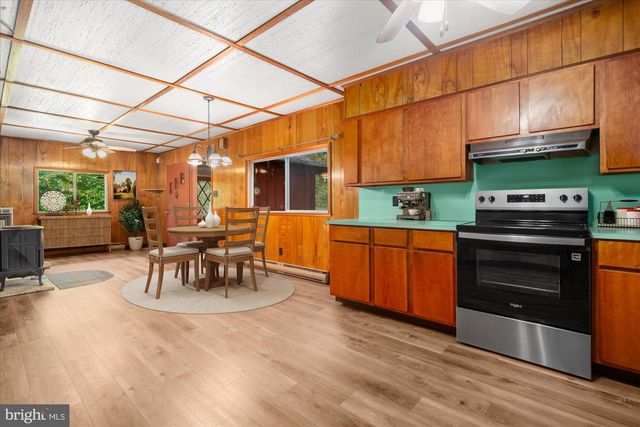 27 CEPP RD, Zieglerville, PA 19492