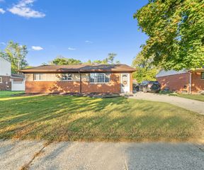 9942 Lincoln Street, Taylor, MI 48180