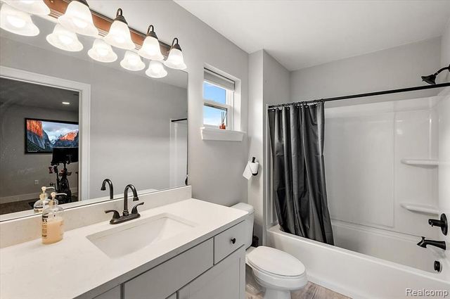 3878 Andover Avenue, Auburn Hills, MI 48326