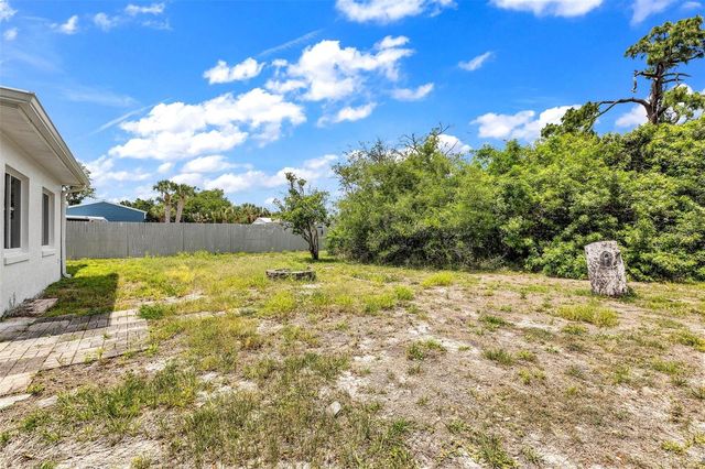 1140 VICTORIA AVENUE, Port Charlotte, FL 33948