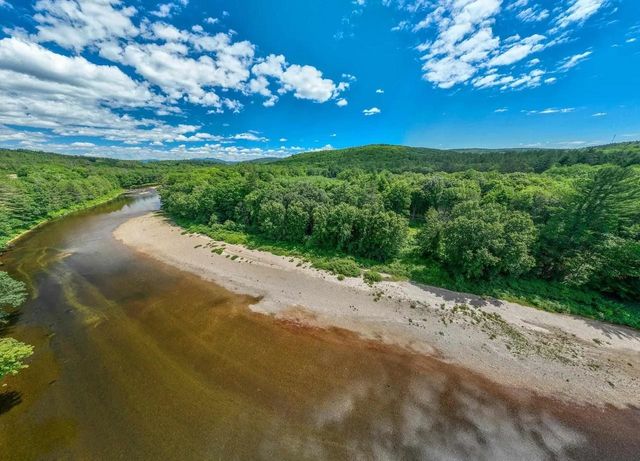 21 Pemi River Heights, Holderness, NH 03245