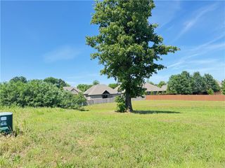 6300 SW Fair View Boulevard, Bentonville, AR 72713