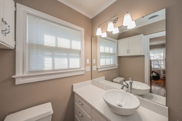 202 S Tower Street, Weatherford, TX 76086