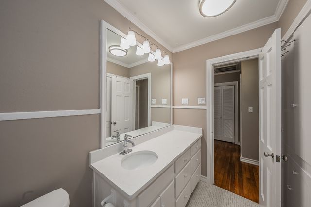 202 S Tower Street, Weatherford, TX 76086