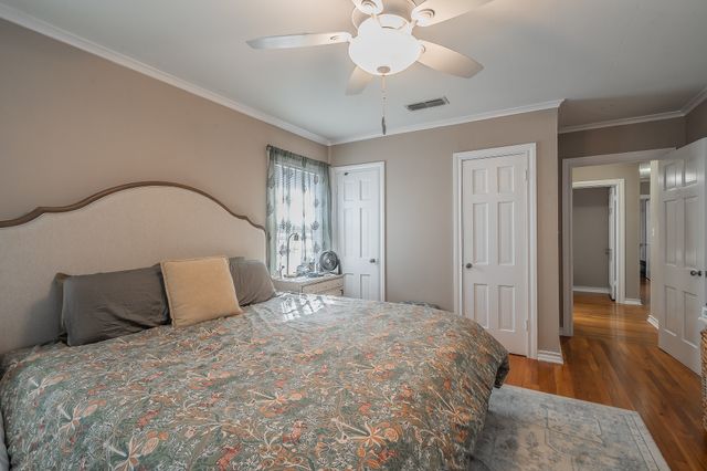 202 S Tower Street, Weatherford, TX 76086