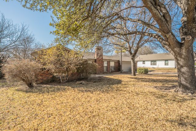 202 S Tower Street, Weatherford, TX 76086
