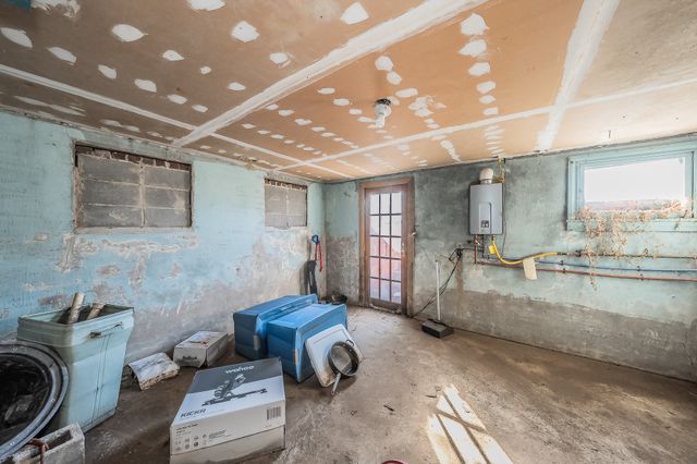 202 S Tower Street, Weatherford, TX 76086