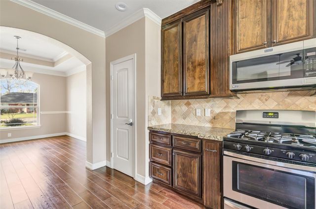 1911 Papoose Trail, Crosby, TX 77532