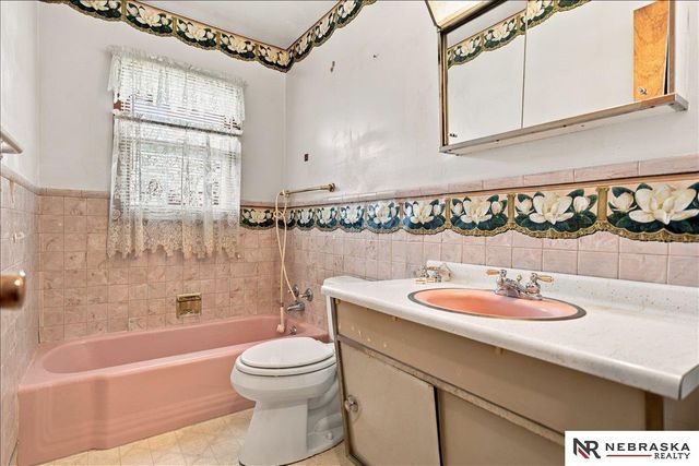 4739 Laurel Avenue, Omaha, NE 68104