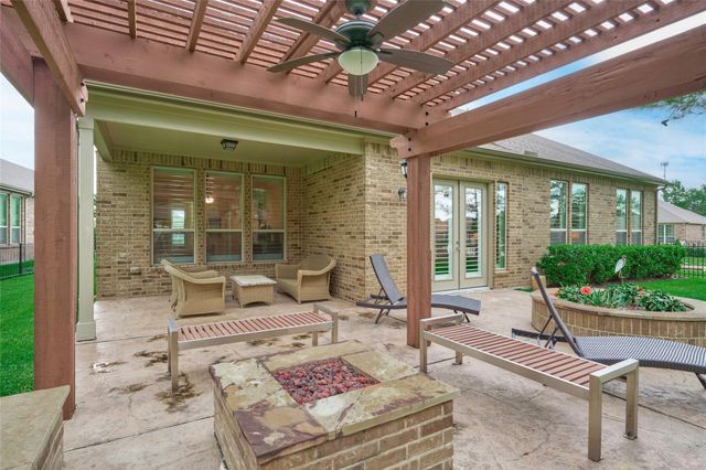 230 Connemara Drive, The Woodlands, TX 77382