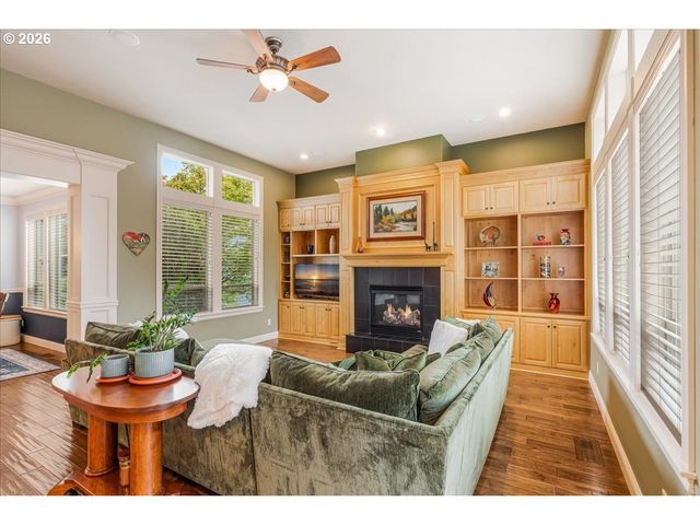 10279 Sw SITKA Ct, Tualatin, OR 97062