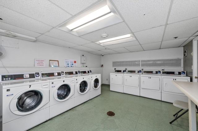 10 Hammond Pond Parkway 607, Newton, MA 02467