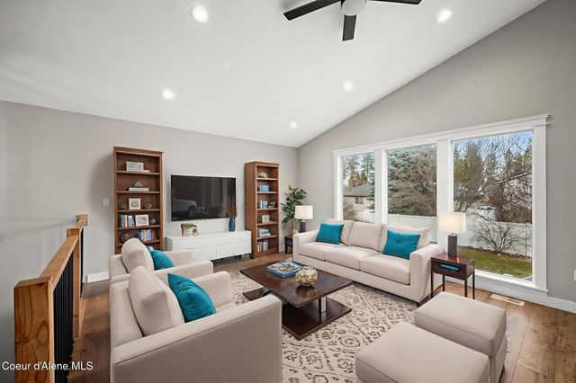 1201 W Edgewood CIR, Coeur D'alene, ID 83815