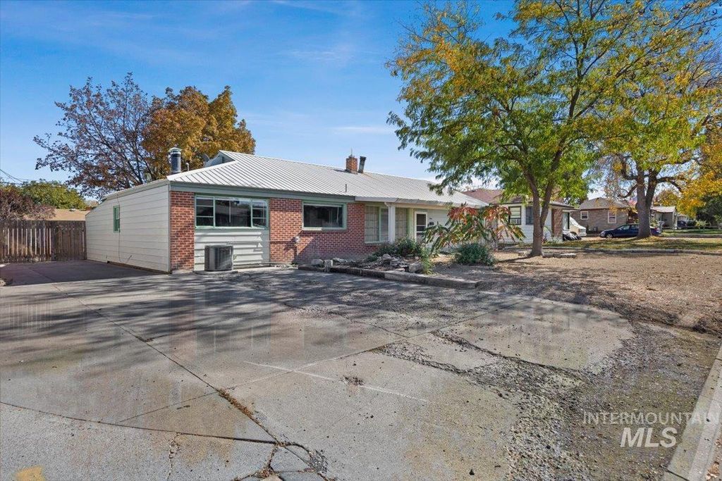 586 Fillmore, Twin Falls, ID 83301 photo 3