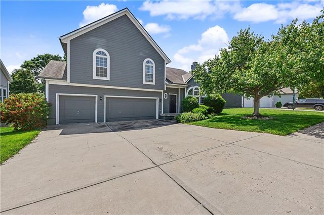 17013 E 43rd Street S, Independence, MO 64055