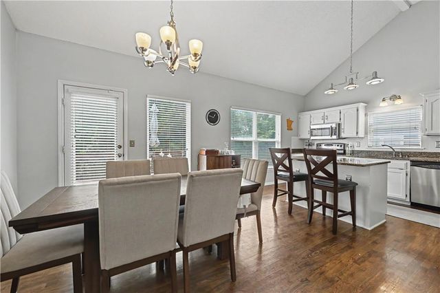 17013 E 43rd Street S, Independence, MO 64055