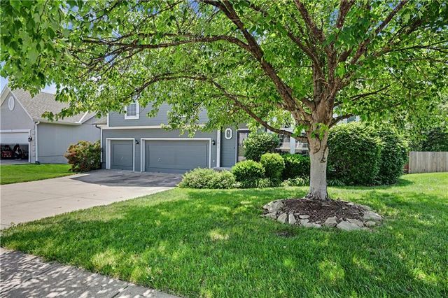 17013 E 43rd Street S, Independence, MO 64055