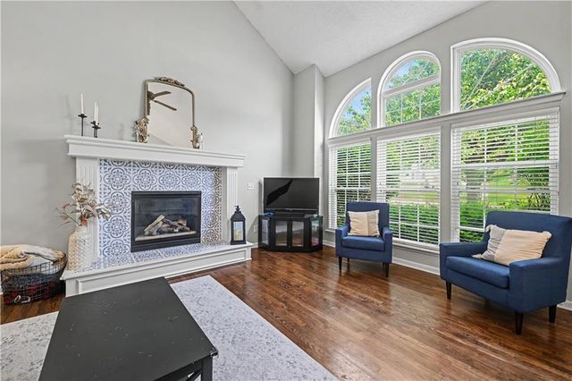 17013 E 43rd Street S, Independence, MO 64055