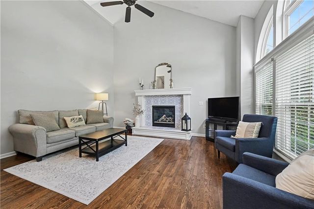 17013 E 43rd Street S, Independence, MO 64055