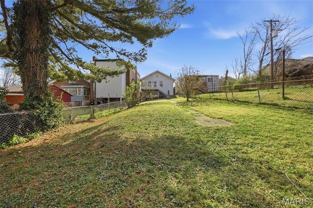 4609 Milentz Avenue, St Louis, MO 63116