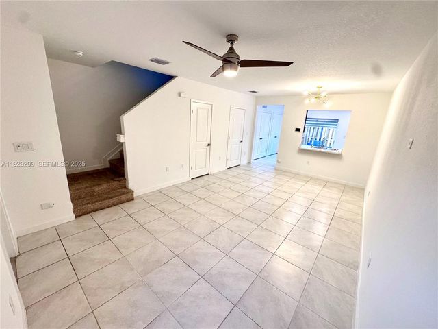 544 NE 4th St 544, Florida City, FL 33034