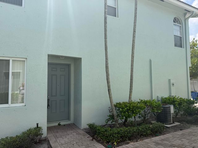 3251 LAUREL RIDGE Circle, Riviera Beach, FL 33404