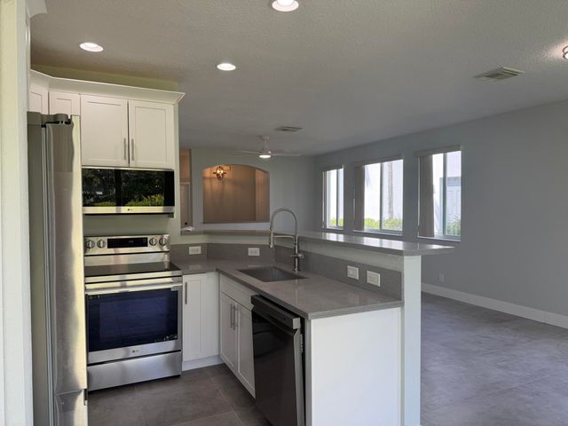 3251 LAUREL RIDGE Circle, Riviera Beach, FL 33404