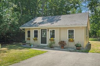 2 Westminster Rd, Merrimac, MA 01860