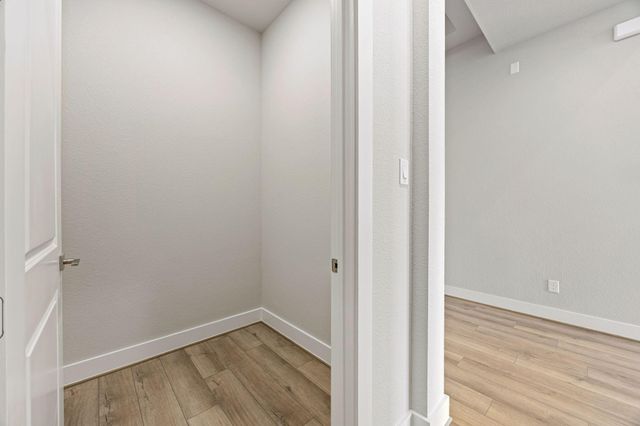 302 Marsh Wren Way, Magnolia, TX 77354