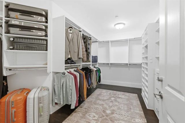 143 N Arnaz Drive 105, Beverly Hills, CA 90211