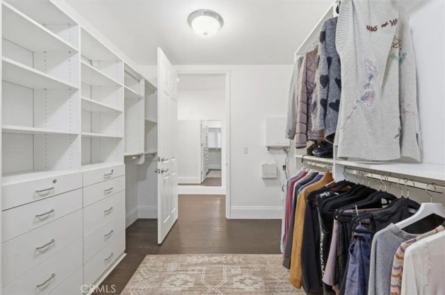 143 N Arnaz Drive 105, Beverly Hills, CA 90211