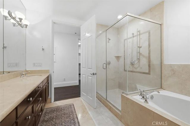 143 N Arnaz Drive 105, Beverly Hills, CA 90211