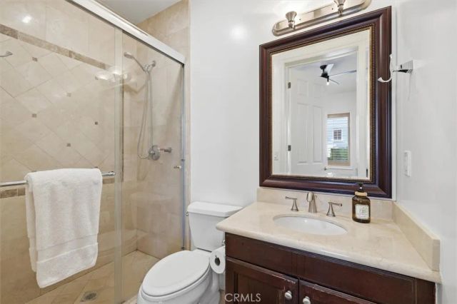 143 N Arnaz Drive 105, Beverly Hills, CA 90211