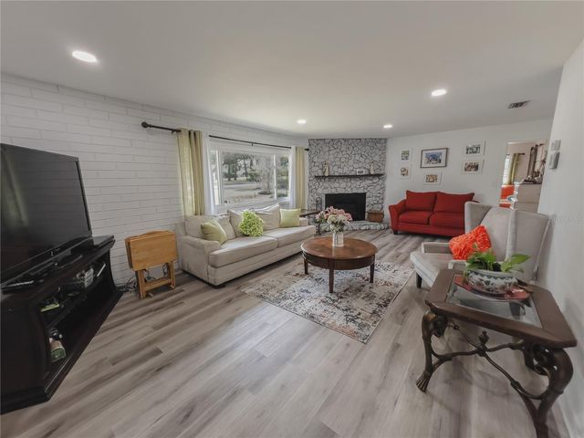 1810 ANCHOR AVENUE, Deland, FL 32720