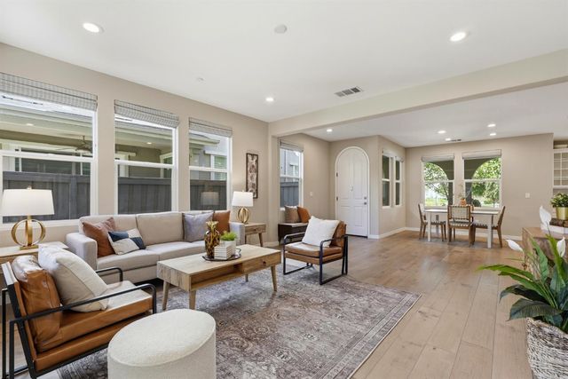 3137 Forney Way, Sacramento, CA 95816