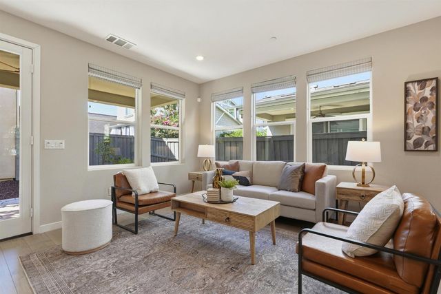 3137 Forney Way, Sacramento, CA 95816