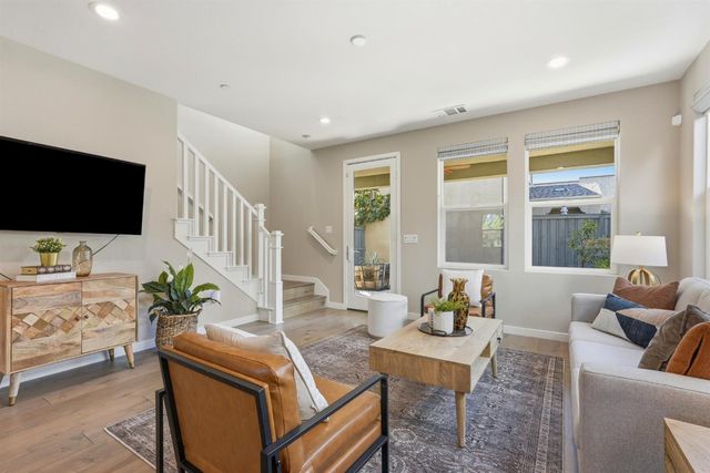 3137 Forney Way, Sacramento, CA 95816