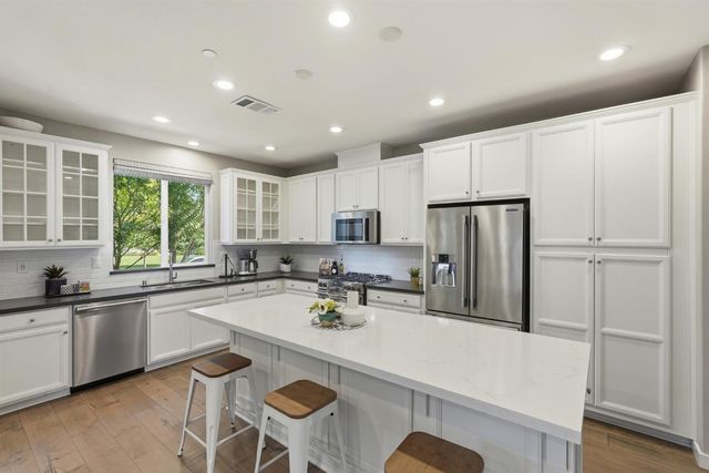 3137 Forney Way, Sacramento, CA 95816