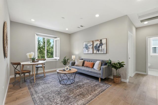 3137 Forney Way, Sacramento, CA 95816