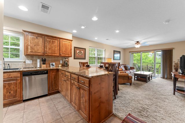 101 Westwood Drive 101, Kimberling City, MO 65686