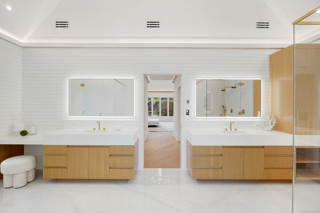 25 Dialstone Lane, Greenwich, CT 06878