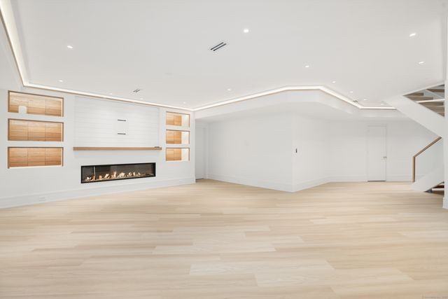 25 Dialstone Lane, Greenwich, CT 06878