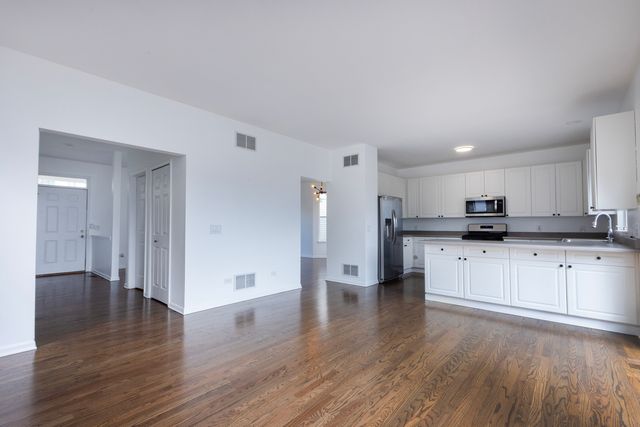 4257 N Kolmar Avenue, Chicago, IL 60641