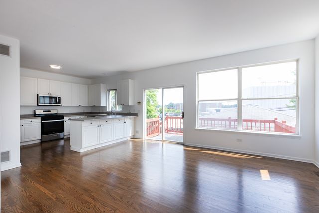 4257 N Kolmar Avenue, Chicago, IL 60641