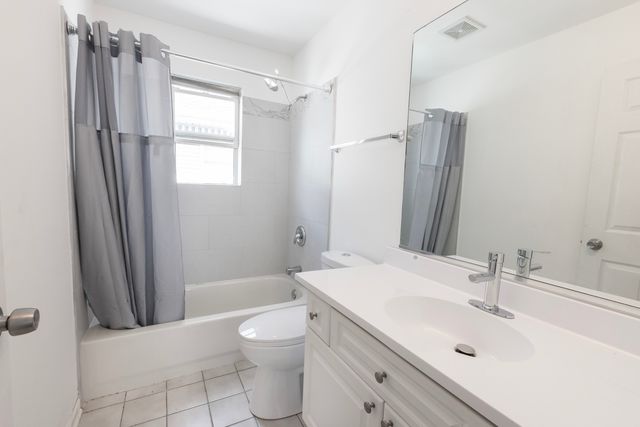 4257 N Kolmar Avenue, Chicago, IL 60641