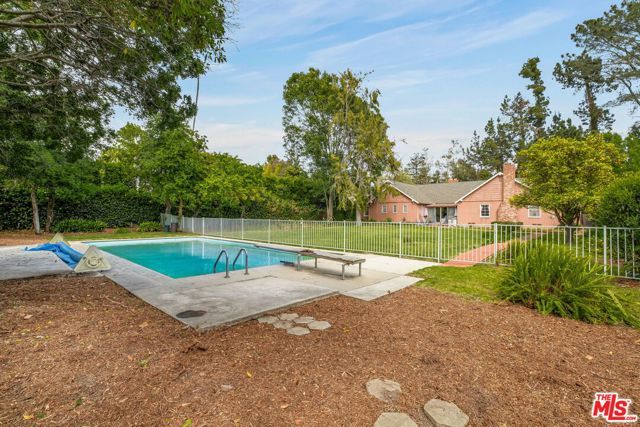 1639 Mandeville Canyon Road, Los Angeles, CA 90049