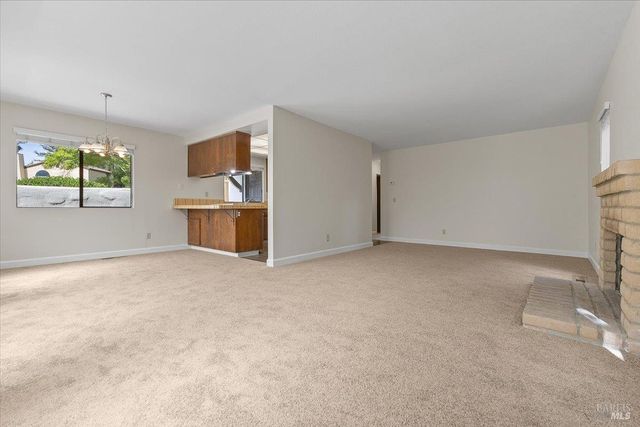 920 Shady Oak Dr, Santa Rosa, CA 95404